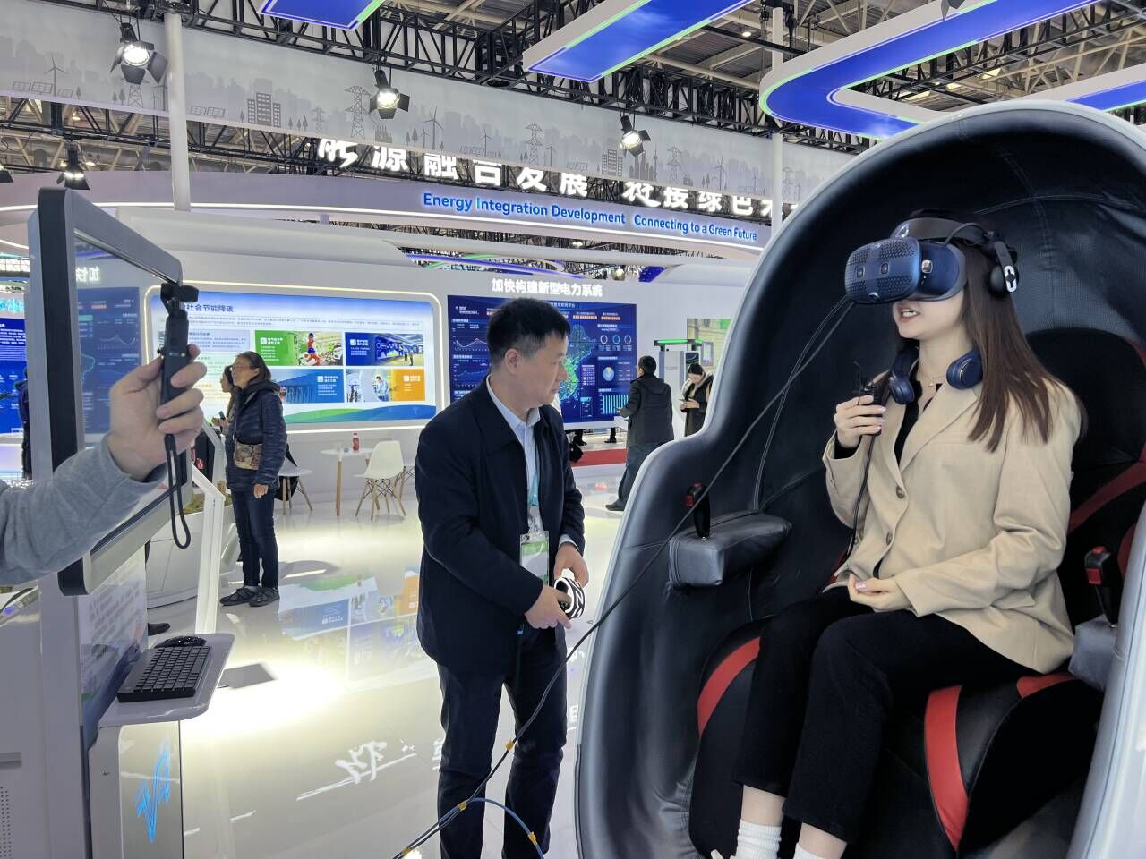 华锐视点VR电力虚拟仿真交互展示系统现身2023京津冀产业链供应链大会!